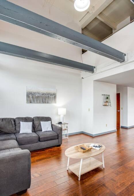 Appartement Centric Modern Loft W/ King Beds à Rochester Extérieur photo
