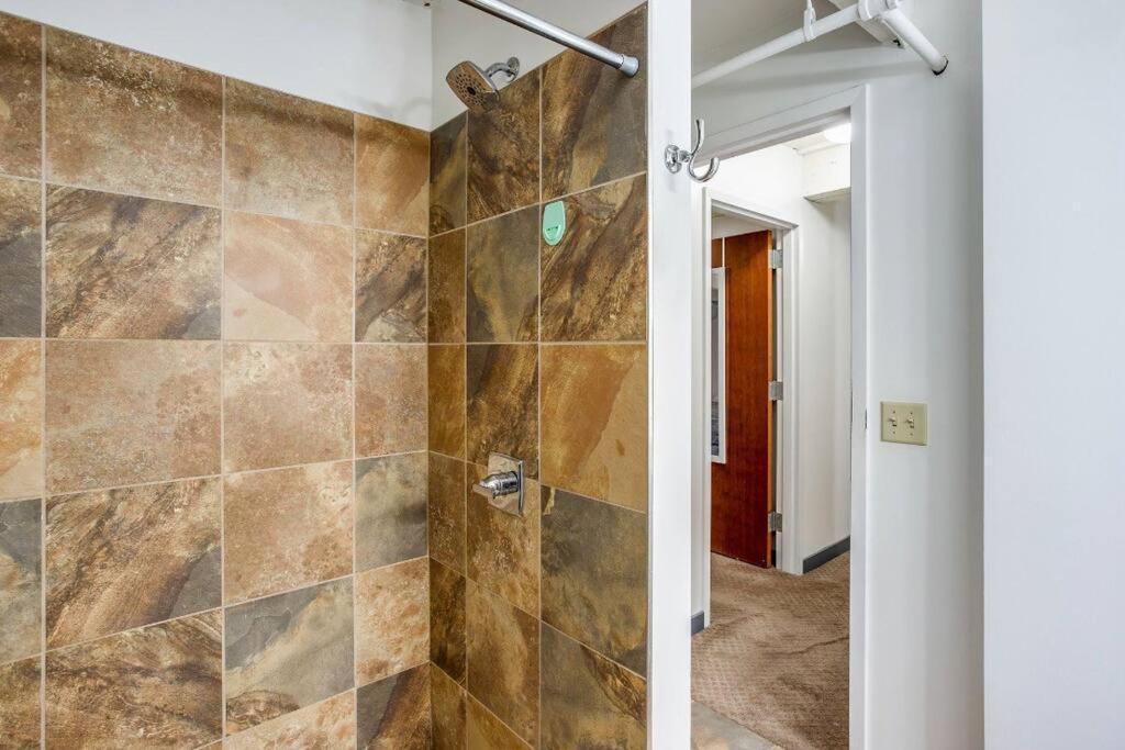 Appartement Centric Modern Loft W/ King Beds à Rochester Extérieur photo